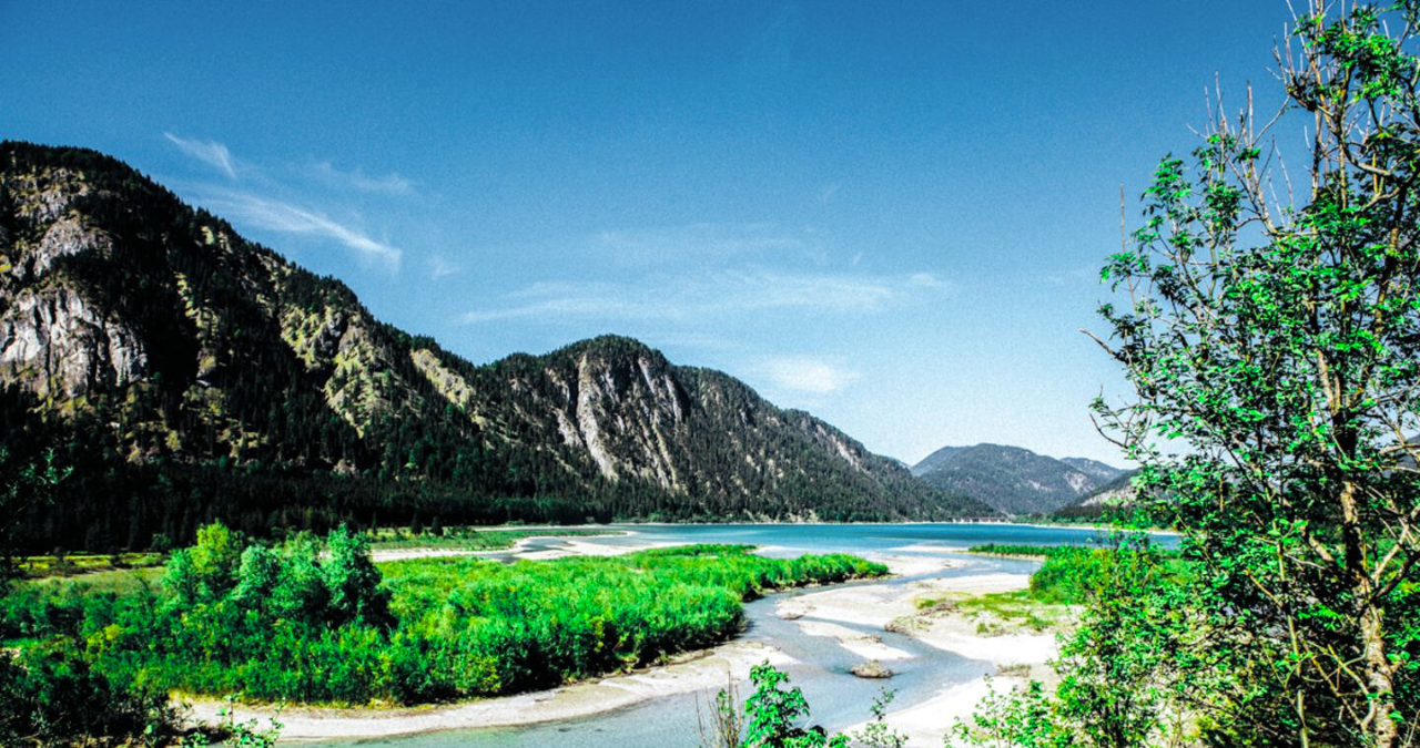 Titel: Das faszinierende Naturparadies Sylvensteinsee – Ein verstecktes Juwel in Bayern 2 Untitled design 2025 10 13T102641.571